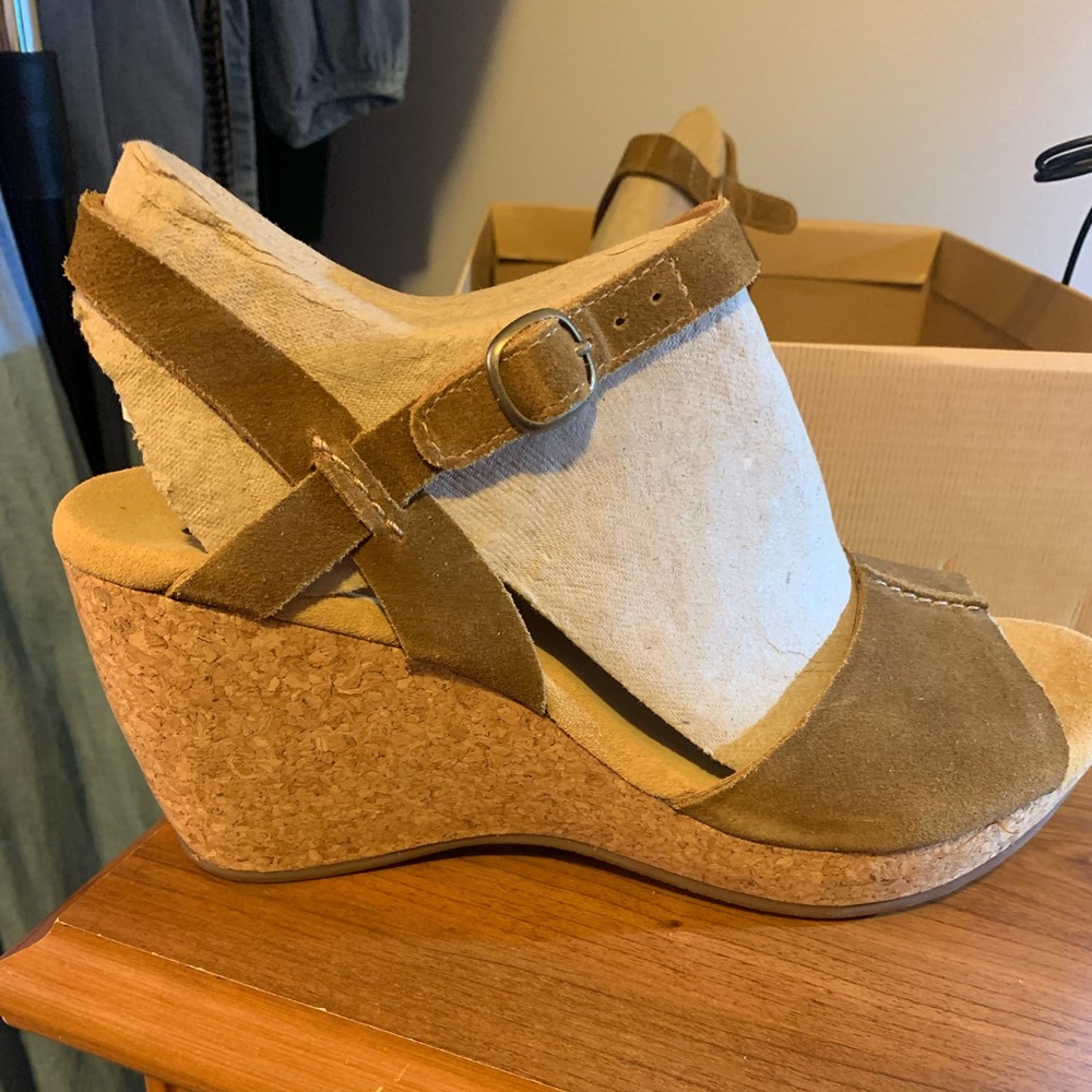 Clarks Women’s Harwich Sailor Suede Wedges 9.5 NWT